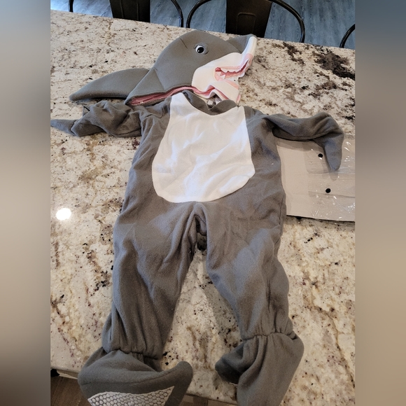 Baby shark costume - Picture 3 of 3